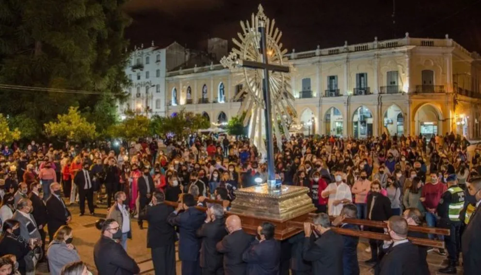 Vía Crucis. Fuente: (Twitter)