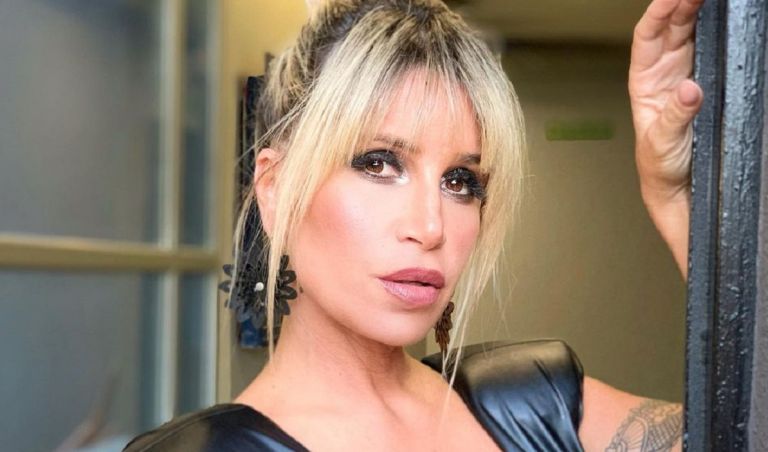 Florencia Peña Impactó Al Mostrarse En Un Sensual Atuendo Para Limpiar