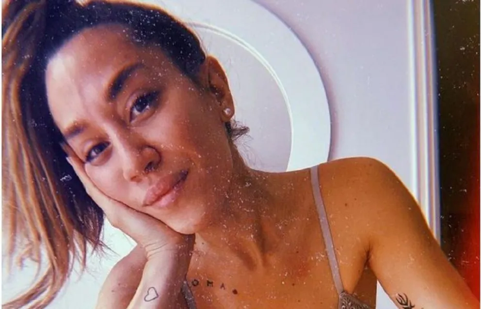 Jimena Barón posó con un diminuto bikini y prendió fuego a todo