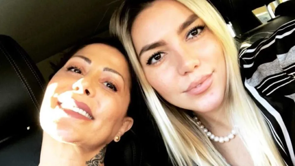 Frida Sofía y Alejandra Guzmán