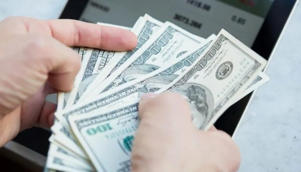 Dólar. Fuente: (Twitter)