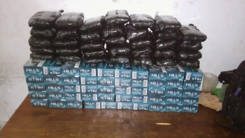La policía de Salta realizó un importante secuestro de hojas de coca y cigarrillos