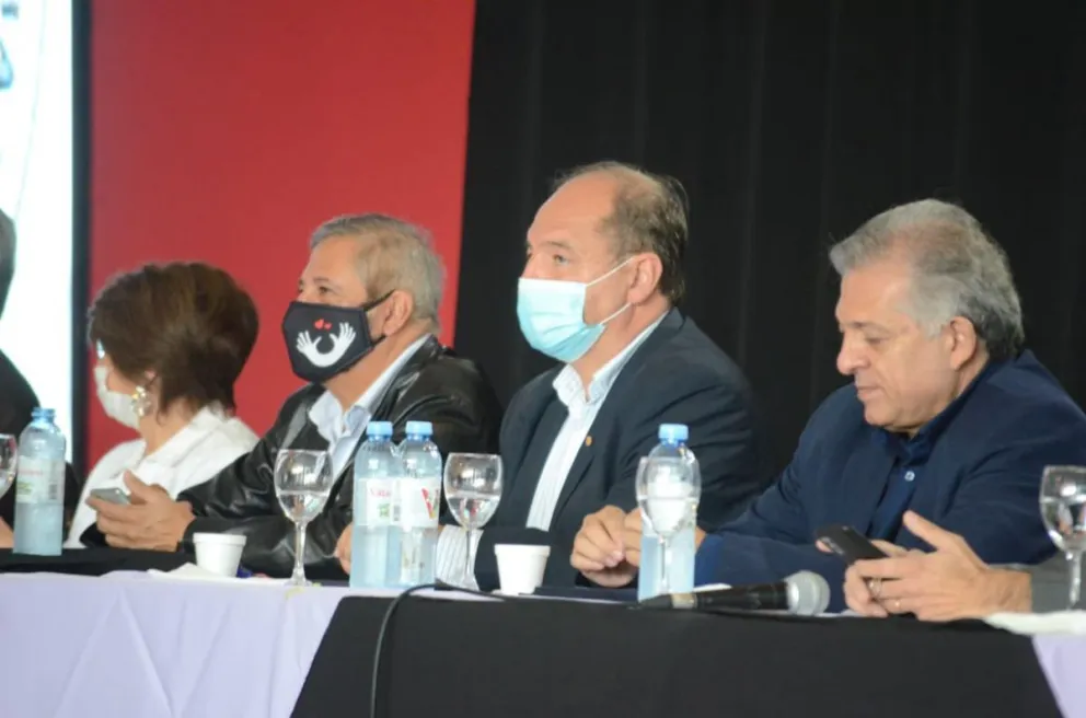 Ricardo Villada le respondió a un dirigente que lo tildó de “irresponsable”