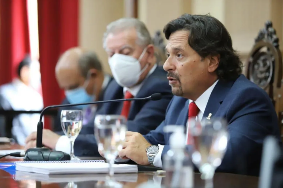 Gustavo Sáenz se refirió a las nuevas medidas dispuestas por el COE