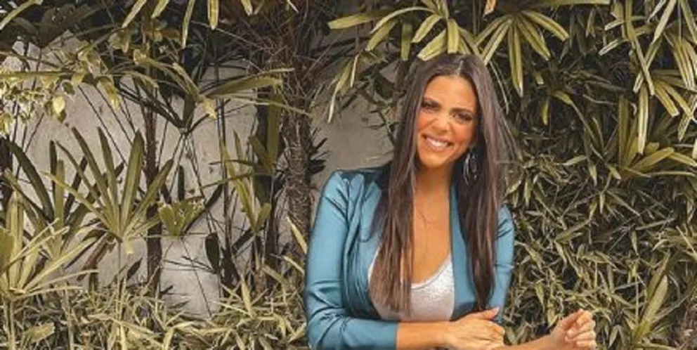 Belu Lucius festejó su cumpleaños y la llamativa torta se llevó el protagonismo: “Me voy a comer el trofeo”