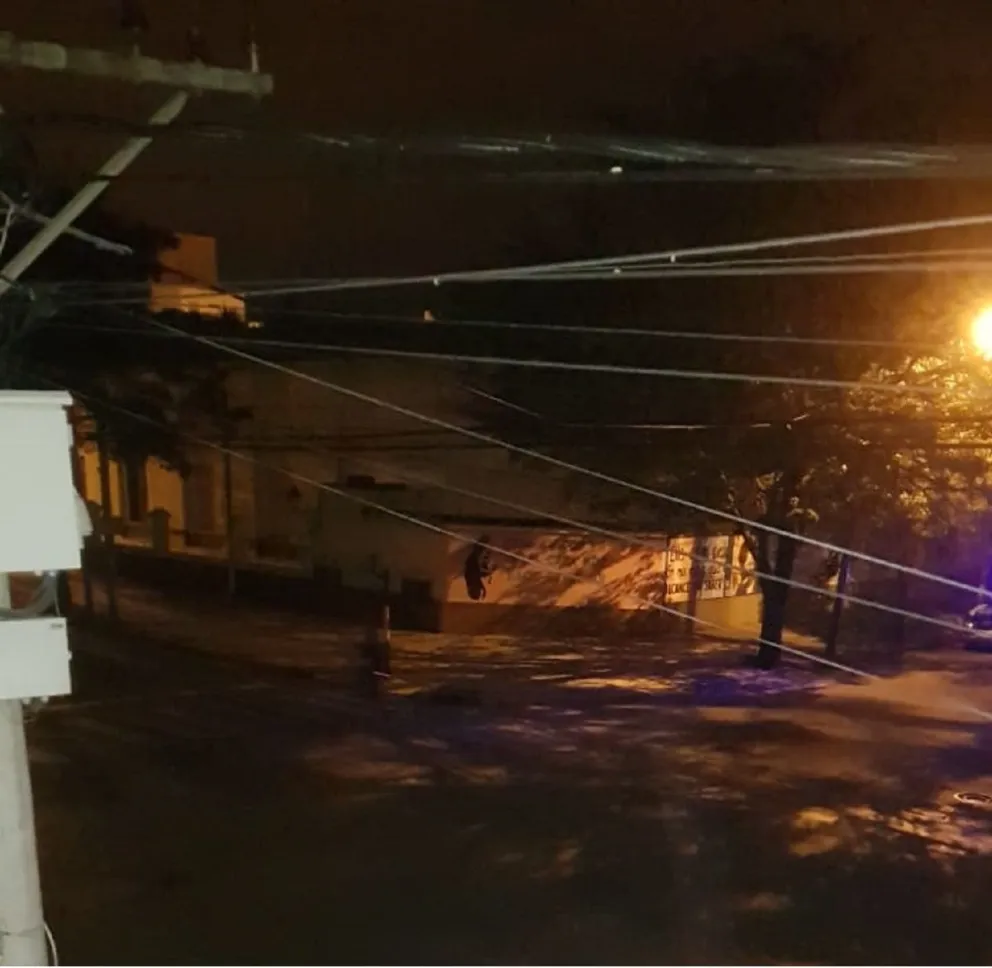 Apagón en el centro Fuente:(WhatsApp)
