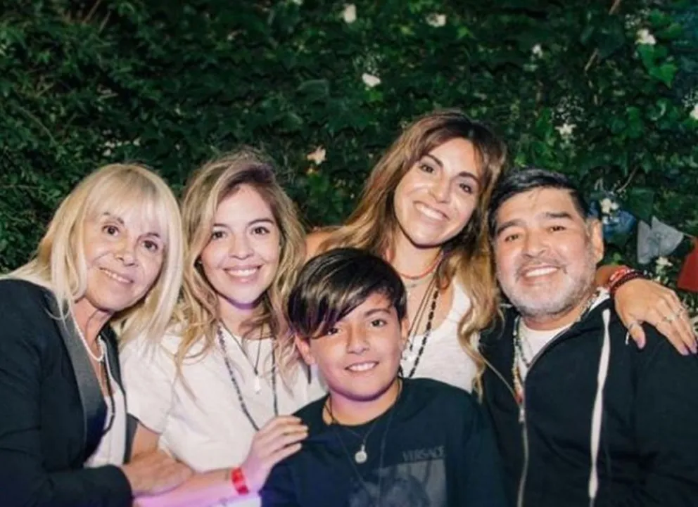 Sale a la luz un revelador audio de Gianinna Maradona que expone al entorno médico de Diego Maradona una vez más