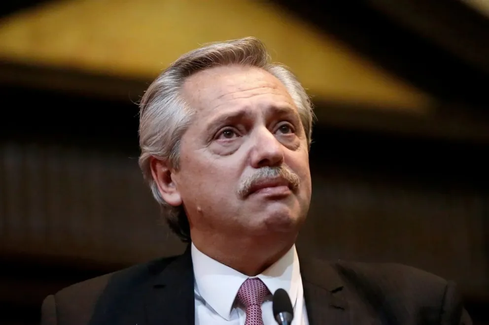 Alberto Fernández se quedará un día más en Europa 