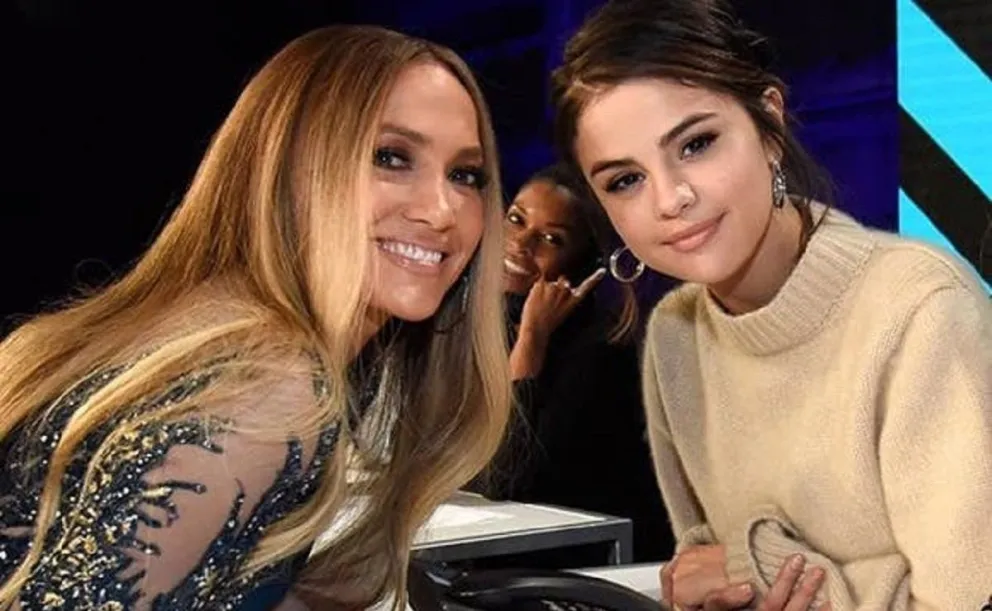 Selena Gómez y Jennifer López en concierto