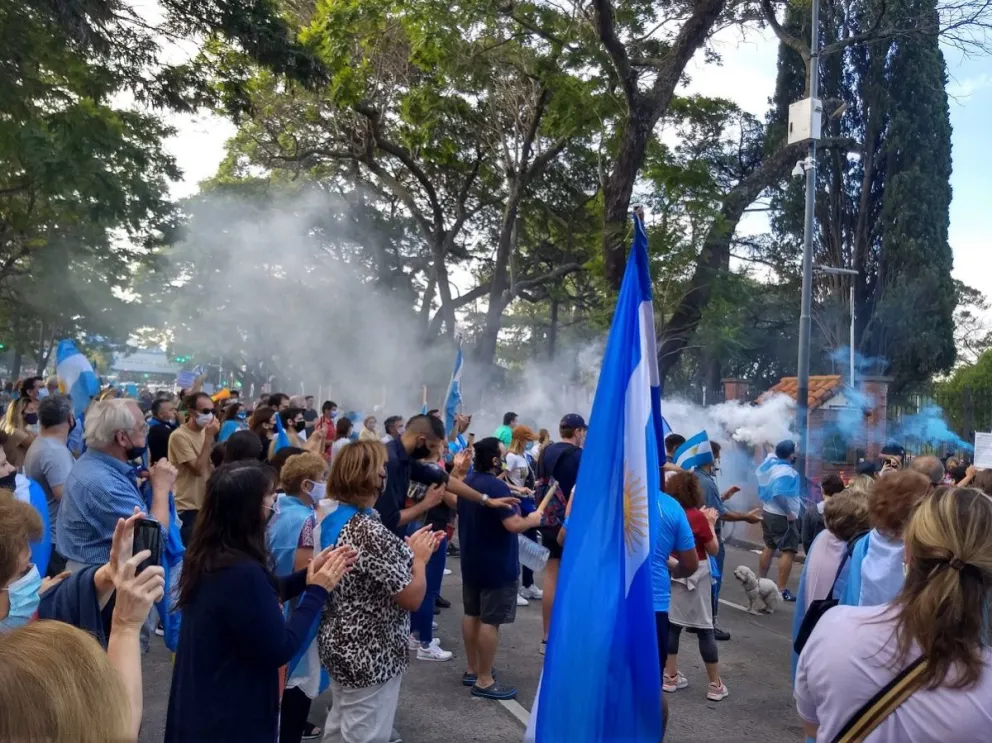 Fuerte rechazo al DNU de Alberto Fernández: así se vivió la marcha del #17A
