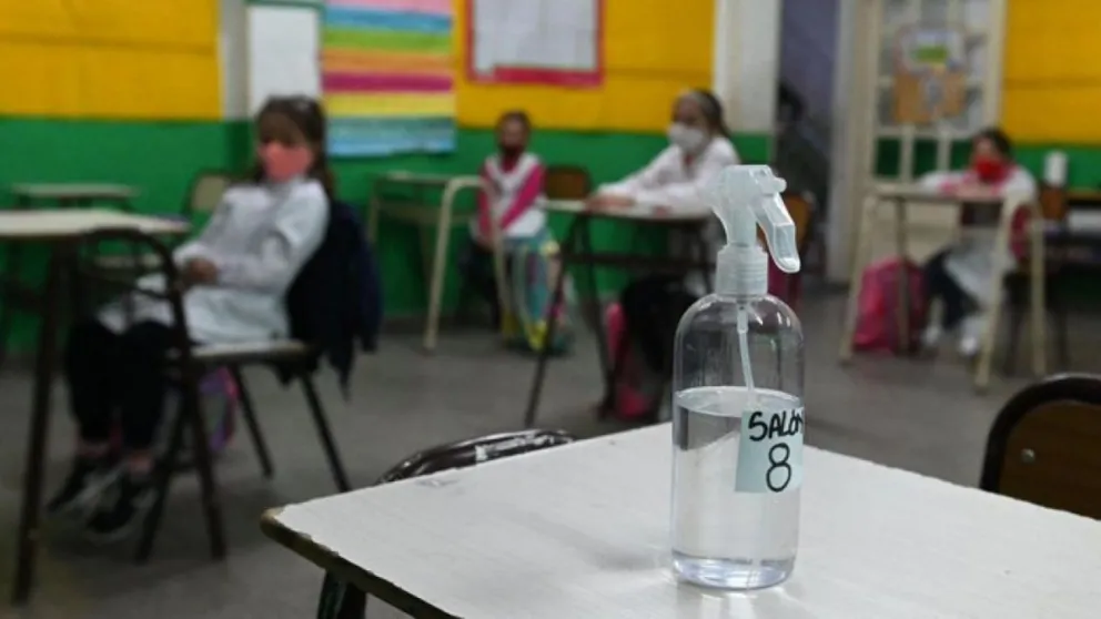 Escuelas en pandemia. Fuente: (Twitter)