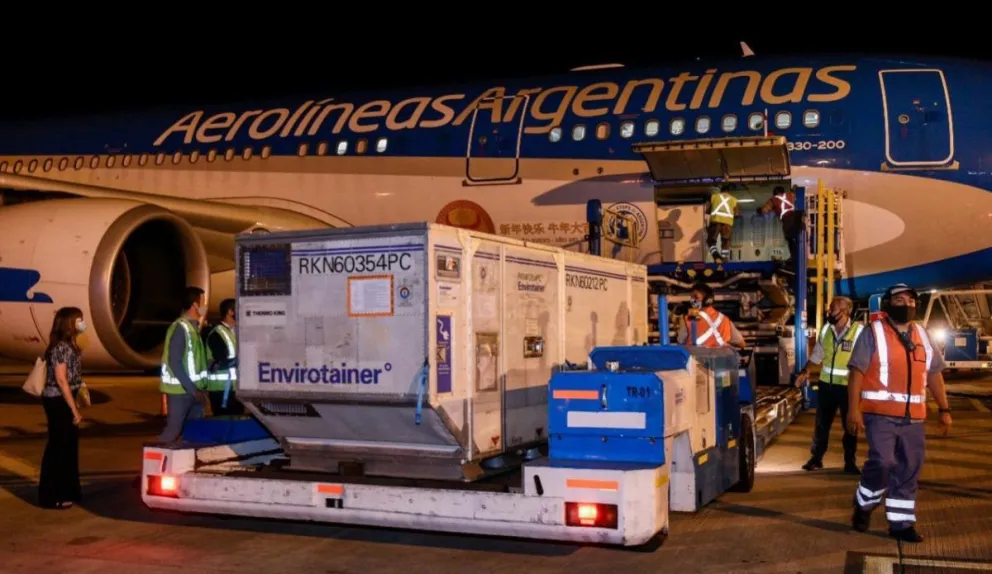 Este lunes llegarán a la Argentina más dosis de la vacuna contra el COVID-19