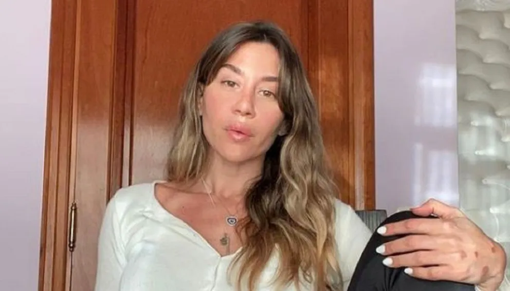 Jimena Barón comenzó el viernes a puro fuego con un atrevido look y sin dejar nada a la imaginación 