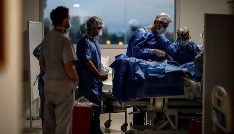 Asistencia a pacientes. Fuente: (Twitter)
