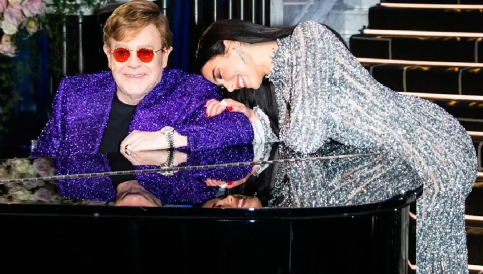Elton John y Dua Lipa en una presentación
