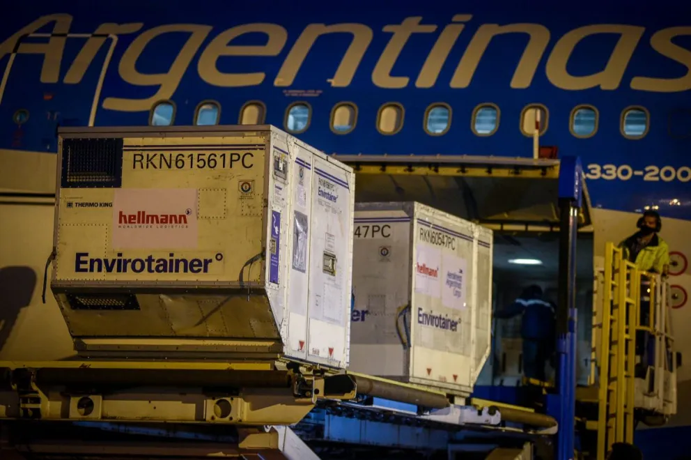 Llegó el segundo vuelo de Beijing con más vacunas Sinopharm