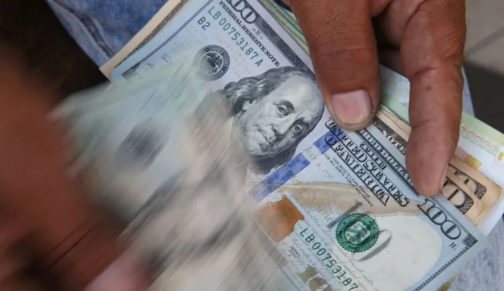 Dólar. Fuente: (Twitter)