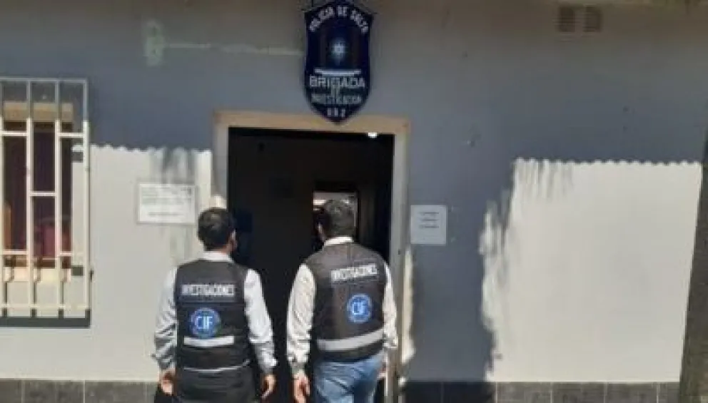 Más de 10 policías fueron detenidos en Orán 