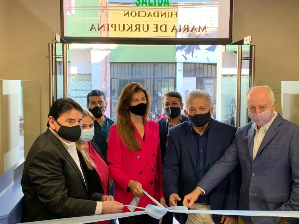 Bettina Romero participó del acto en el que ATSA inauguró el centro médico María de Urkupiña