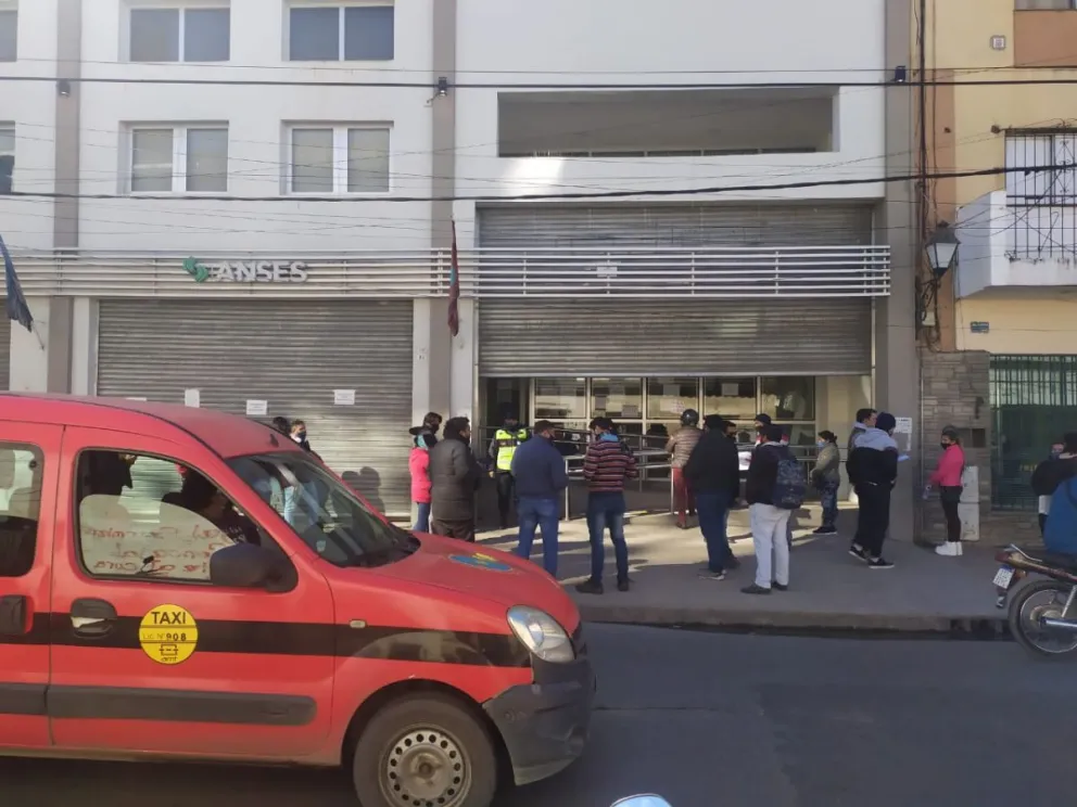 Escándalo: en 3 pueblos salteños cobran planes sociales todos sus habitantes