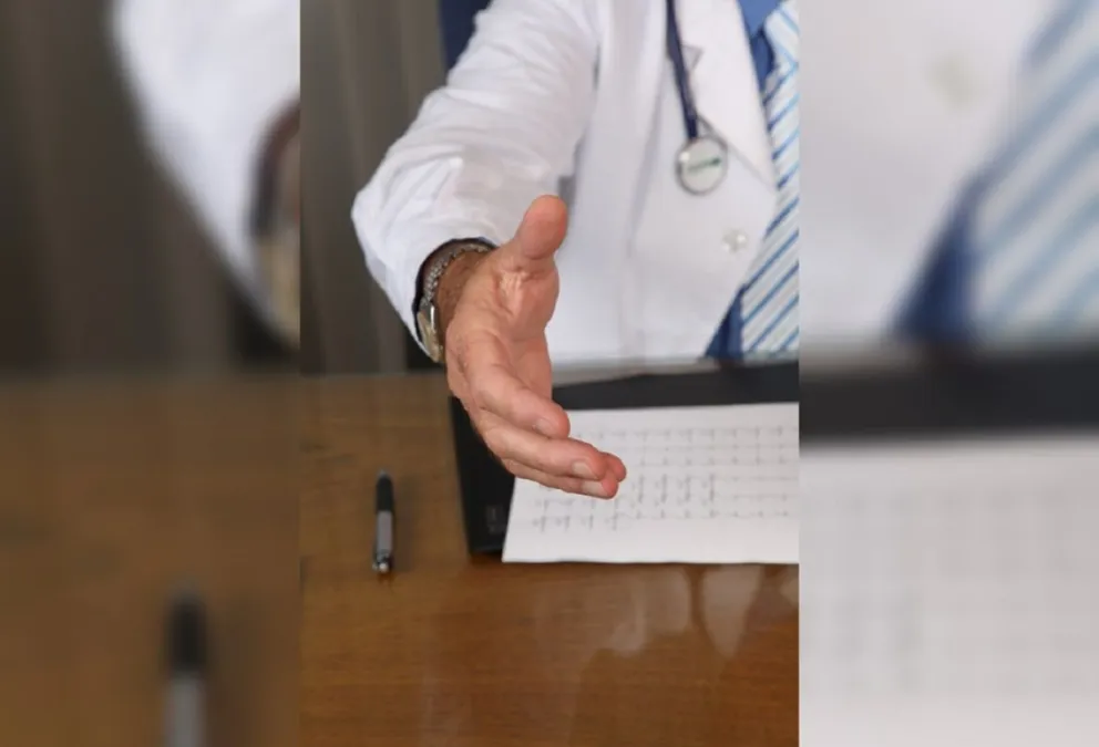 Se complica la situación del médico acusado de pedir sexo a cambio de abortos