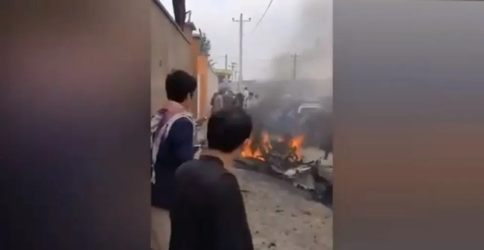 Terror y desesperación: al menos 40 muertes por una poderosa explosión en una escuela de niñas