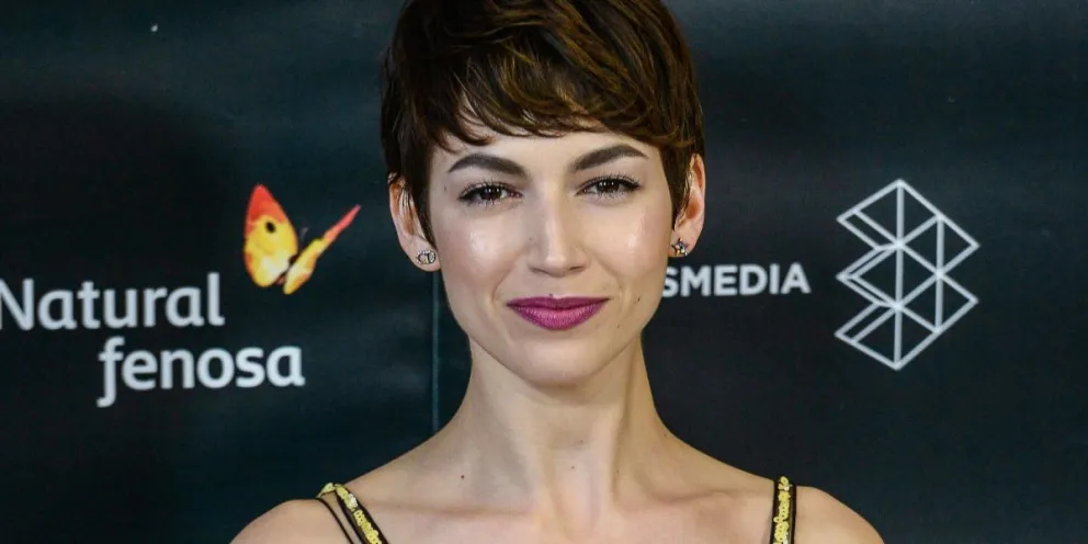Úrsula Corberó modeló frente a la cámara y sin darse cuenta se le vio esto