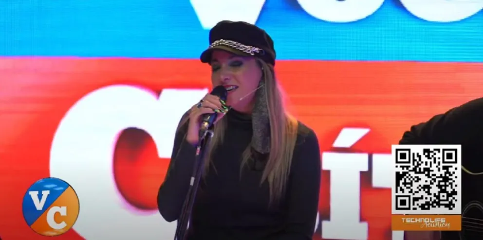¡Es viernes y el cuerpo lo sabe! Kmila Reynoso la rompió en el acústico de Voces Críticas TV