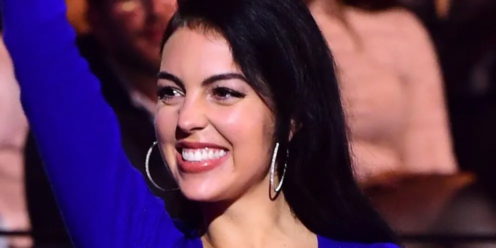 Georgina Rodríguez es captada en video coqueteando con esta persona y hasta Cristiano Ronaldo reacciona