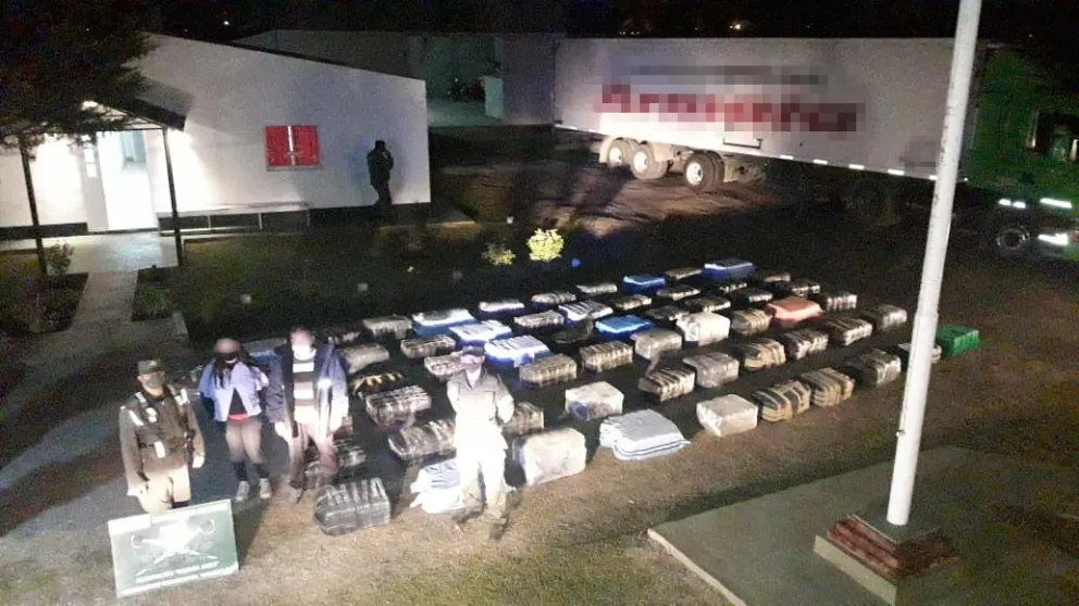 |HAY FOTOS| Gendarmería Nacional secuestró una exorbitante cantidad de coca que salió del interior salteño