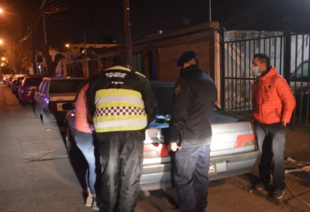 ¡Irresponsables es poco! Casi 700 salteños multados por participar de fiestas clandestinas y cometer infracciones