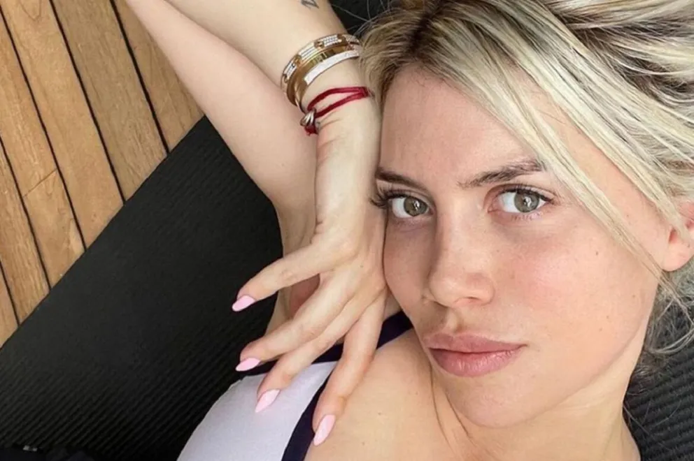 Wanda Nara posó en topples y dejó muy poco a la imaginación 