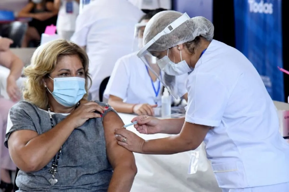 ¡Atención salteños! Qué pasa con las personas que se contagiaron y luego fueron vacunadas contra el COVID-19