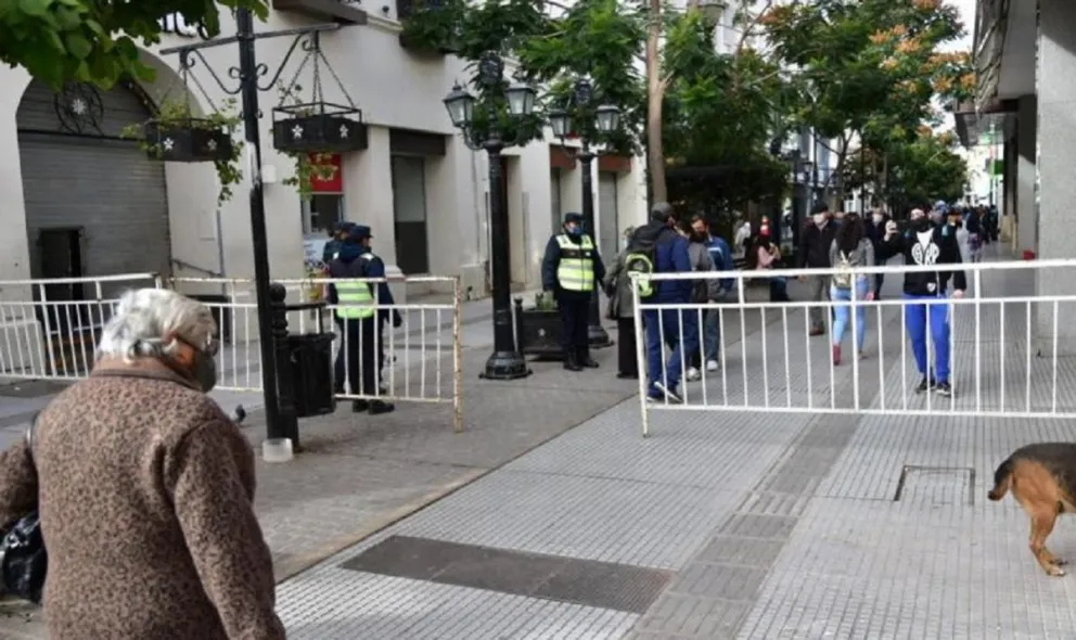 Fin de semana de confinamiento: lo qué puedes hacer y lo qué no, en los 9 departamentos más complicados