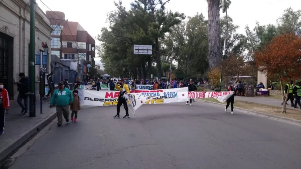 Caos vehicular y protestas en Salta: estos son los desvíos de SAETA por las manifestaciones de este jueves