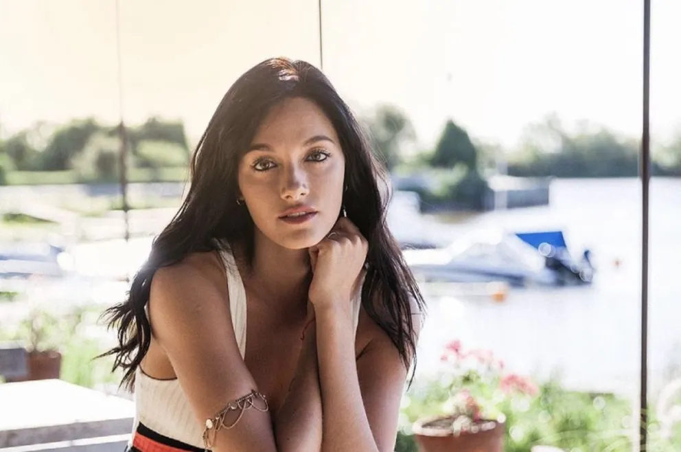 Oriana Sabatini prendió fuego a las redes con una mini bikini y un llamativo baile