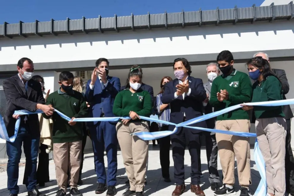 Sáenz y Trotta inauguraron escuelas y adelantaron qué pasará en Salta con la presencialidad