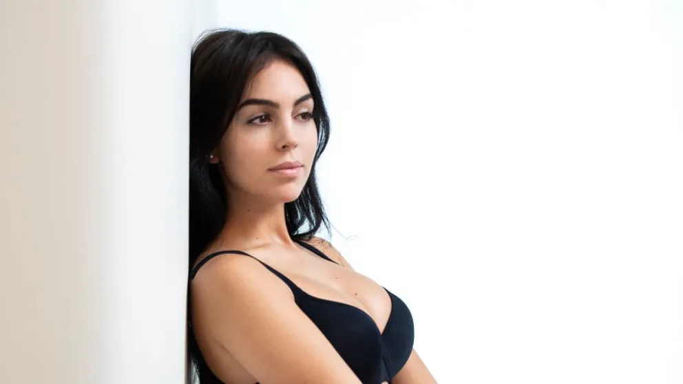 Georgina Rodríguez en ropa interior, enseñó su flexibilidad al posar de esta imposible manera