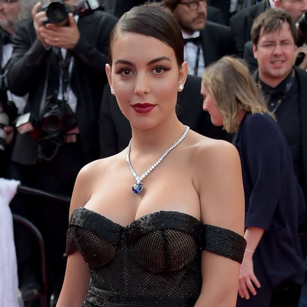 Georgina Rodríguez se atrevió a fotografiarse en ligueros y no le dio vergüenza enseñar sus estrías