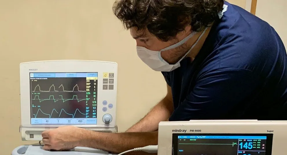 COVID-19: un empresario rompió un respirador de $1,2 millones en un hospital