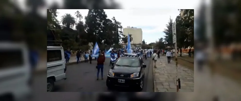 |EN VIVO| Comerciantes salteños encabezan una movilización en contra del cierre total