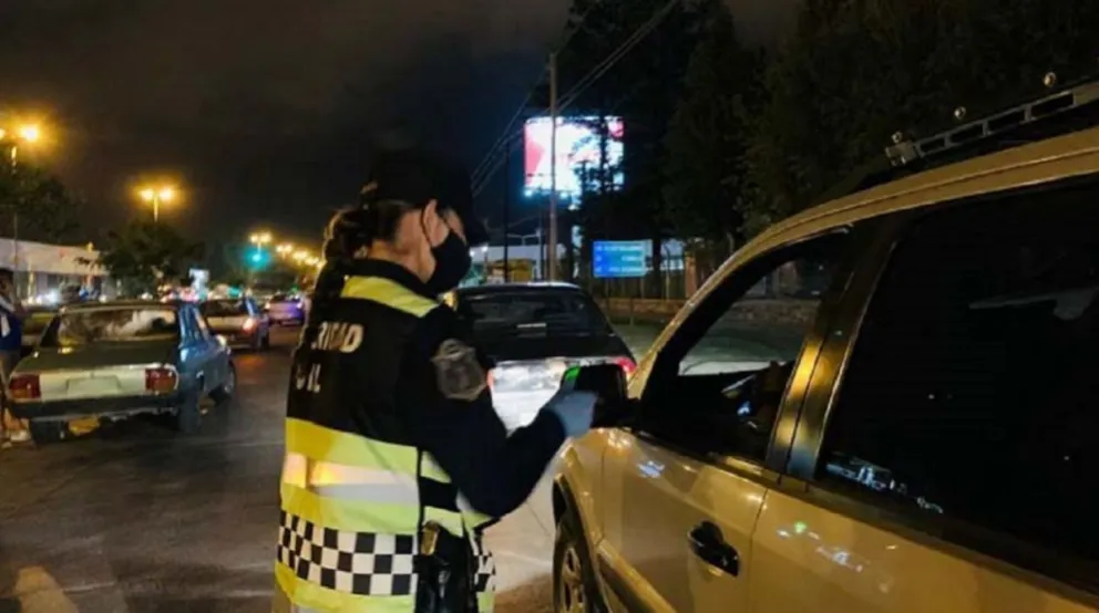 Durante un control vehicular, la Policía secuestró mercadería ilegal valuada en una importante suma