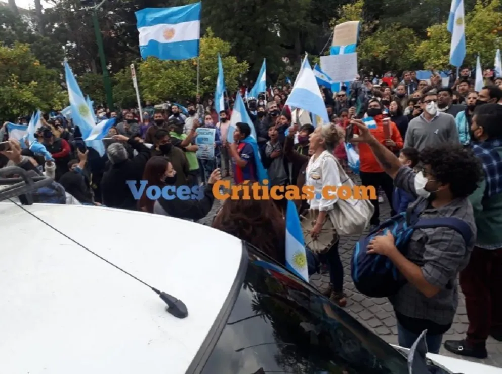"¡Nos vamos a fundir!" Contra toda restricción, comerciantes salteños aseguran que hoy abren sí o sí