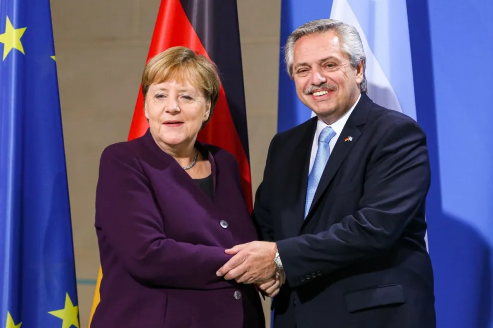 Alberto Fernández mantiene una video conferencia con Angela Merkel: ¿Se viene el perdón del FMI y del Club de París?