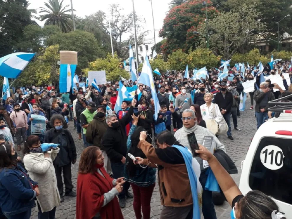 ¿Y los protocolos? Comerciantes deslindaron responsabilidades tras la masiva marcha del martes