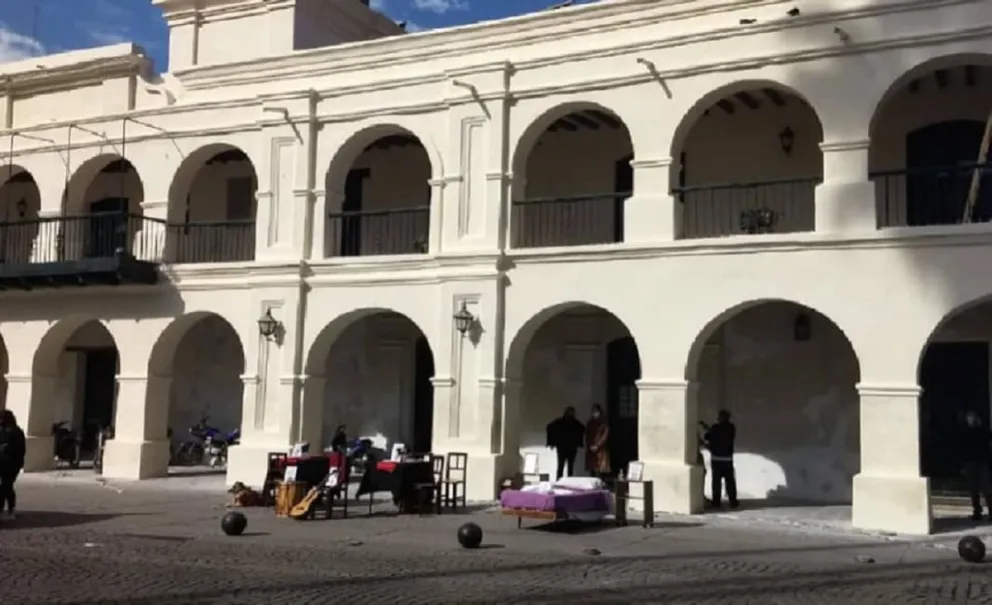 ¡Camas afuera! Hoteleros y gastronómicos protagonizaron una singular protesta: ¿Qué piden? 