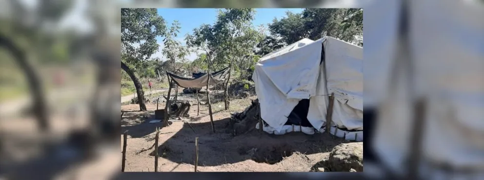 Drama habitacional: más de 50 familias salteñas viven hacinados en ranchitos precarios a la vera del río