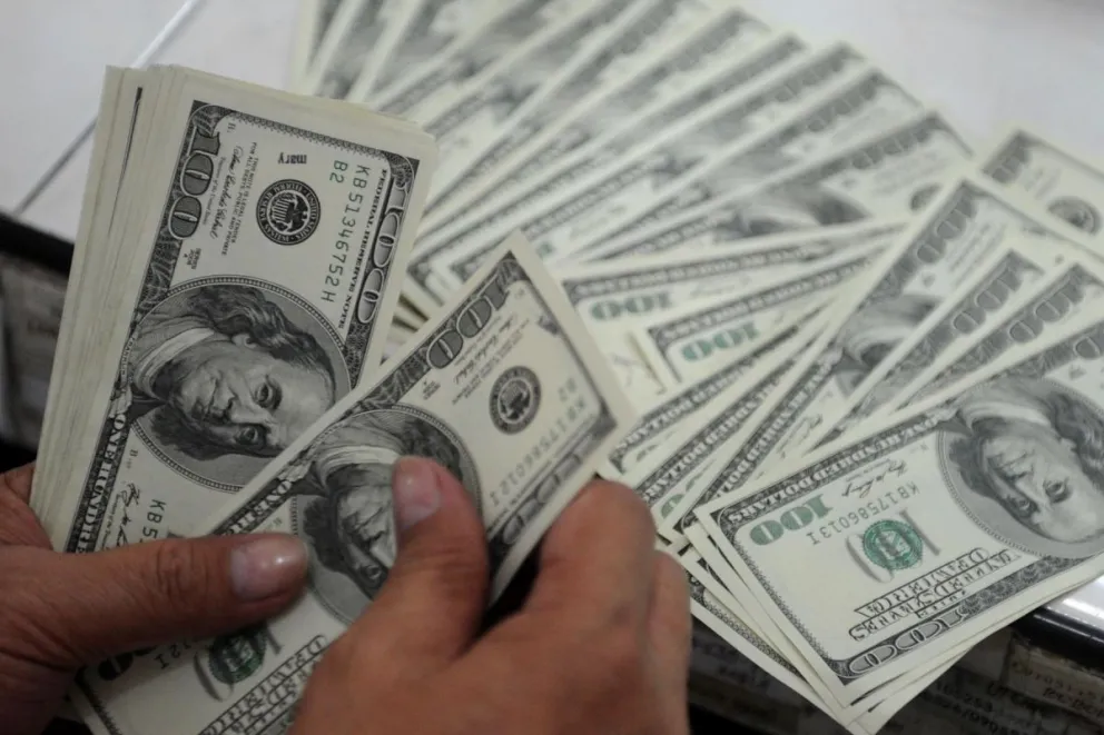 Dólar hoy: a cuánto cotiza el blue y los diferentes tipos de cambio este martes 1° de abril