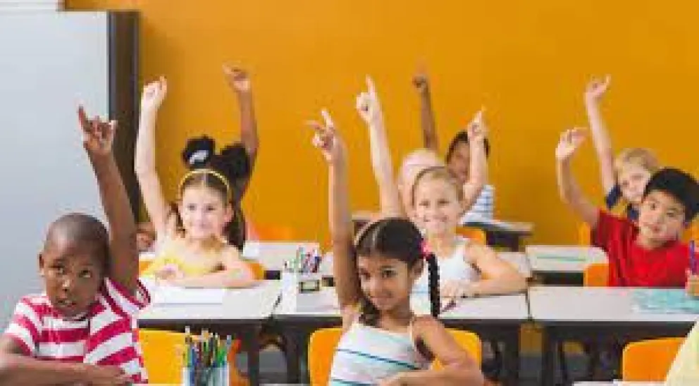 |DIMES Y DIRETES| Valores invertidos: en la emergencia educativa, los diputados Albeza y Nioi piensan en “nuevas masculinidades”