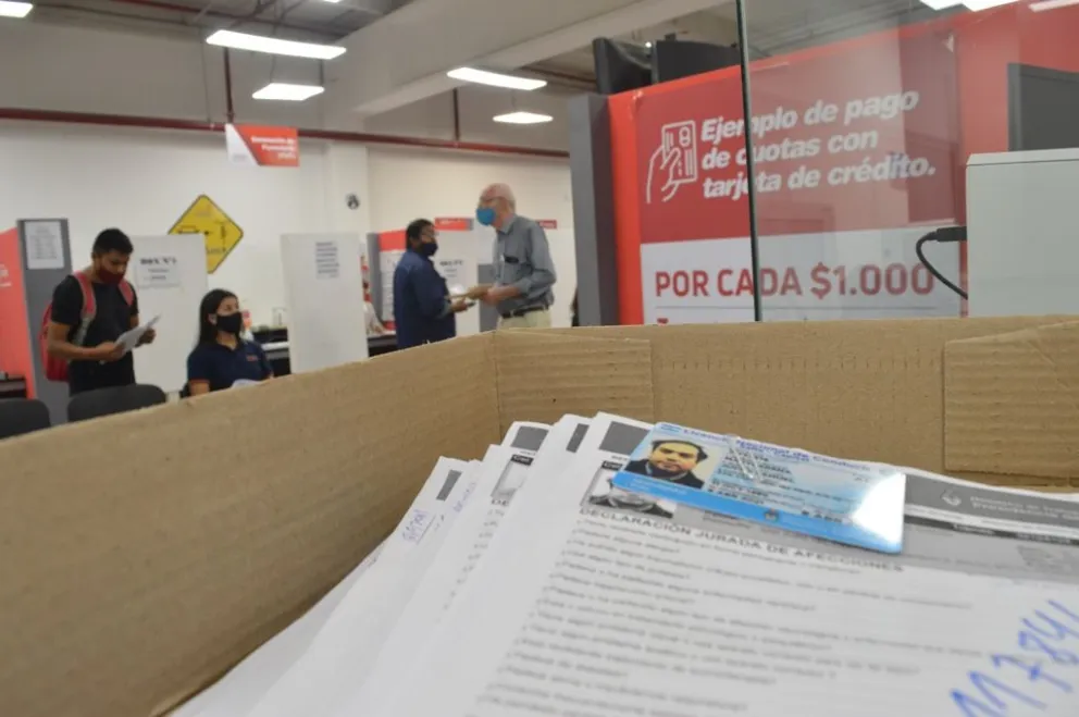 Que no te agarren en Off-Side: reprogramaron los turnos en el Centro Emisor de Licencia de Conducir